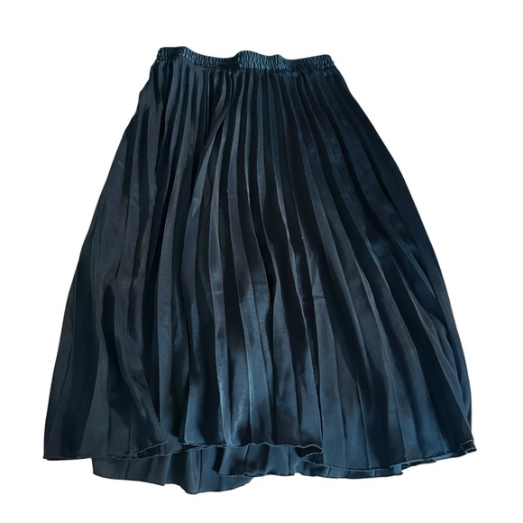 Max Studio Midnight Blue Pleated Midi Skirt, waist 15", length 31" - Picture 2 of 3